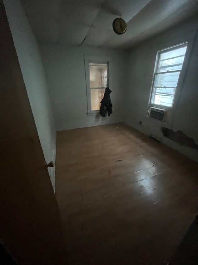 Building Photo - 1700 S Stanley St