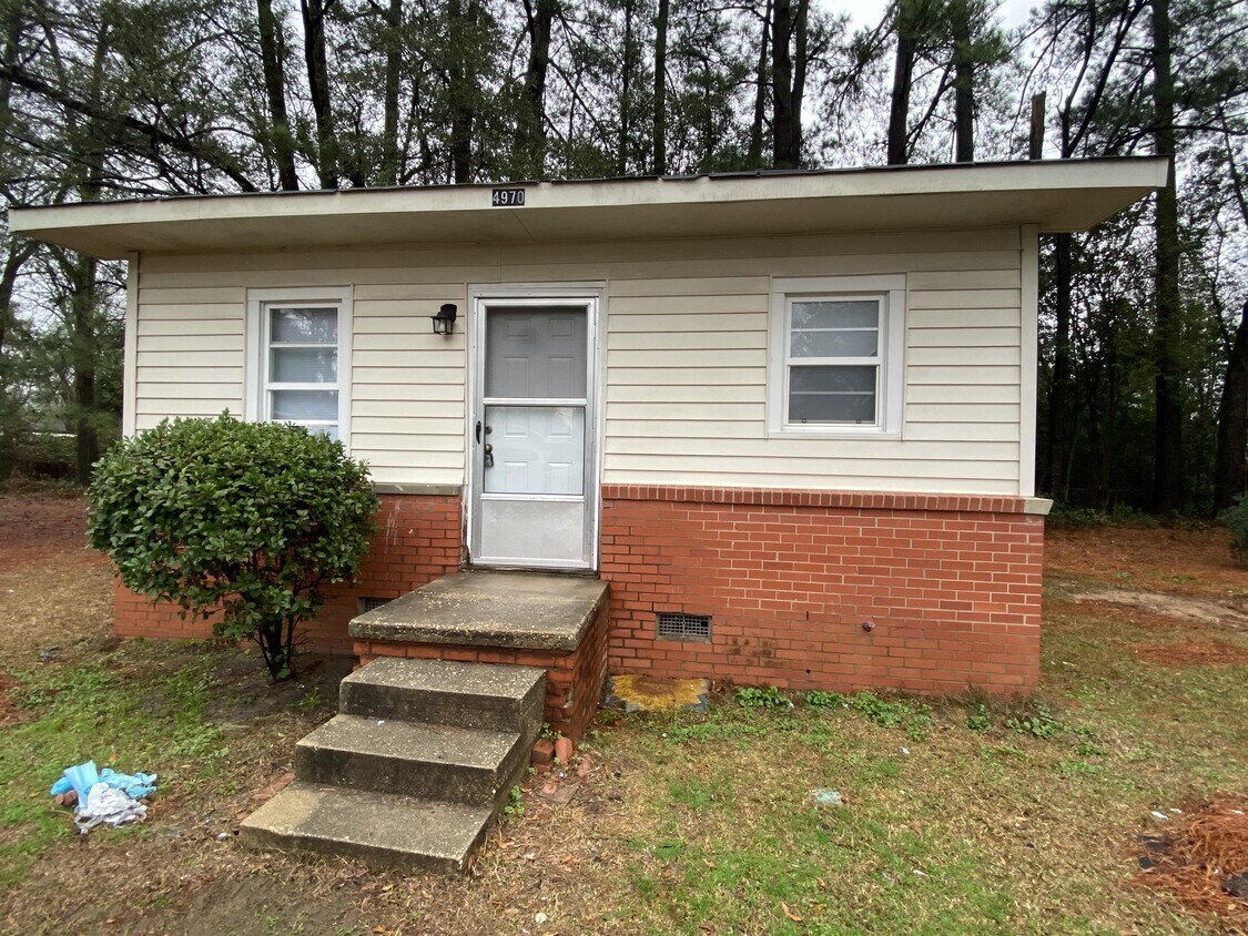 Primary Photo - 4970 Robin St