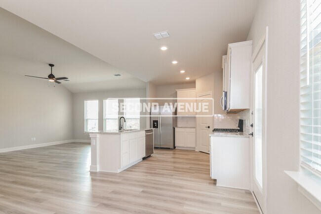 Building Photo - 832 Jackel Dr