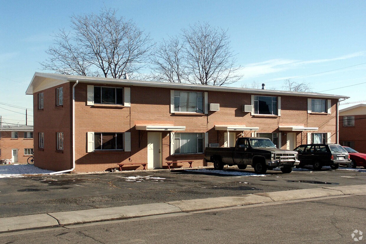 Primary Photo - 674-680 Moore St