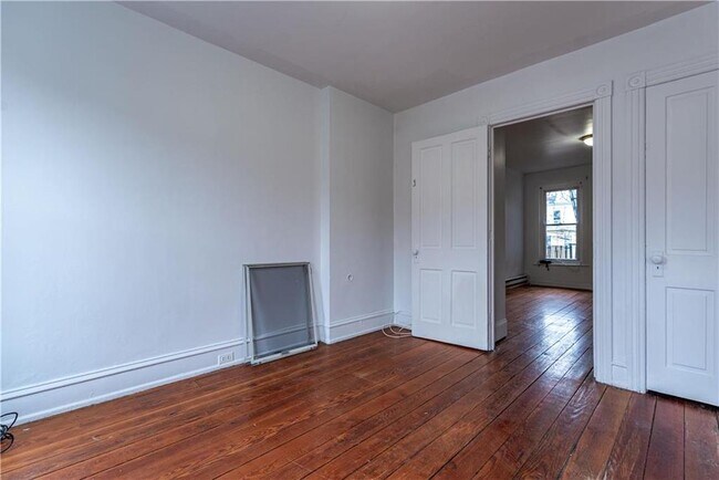 Building Photo - 931 Chew St