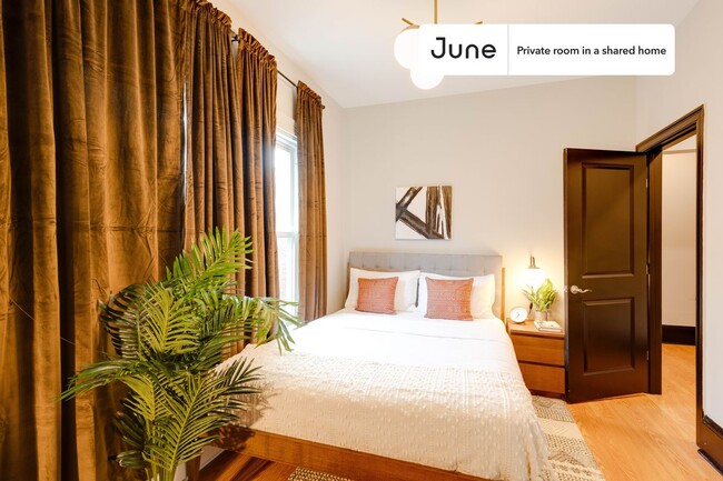 Foto del edificio - Private bedroom in 3 bed/1 bath Home