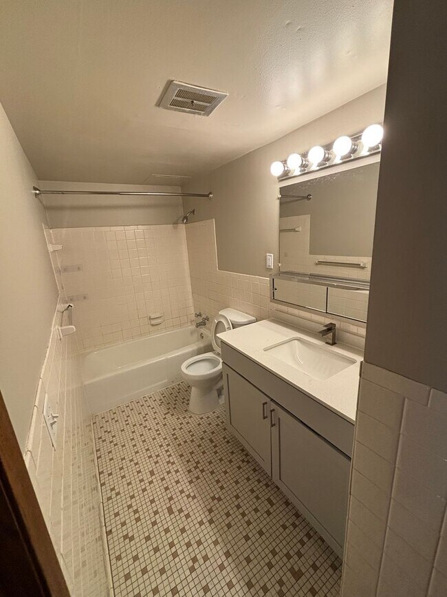 Foto del interior - Live at The Oaks of West Saint Paul | Spacious & Comfortable Living