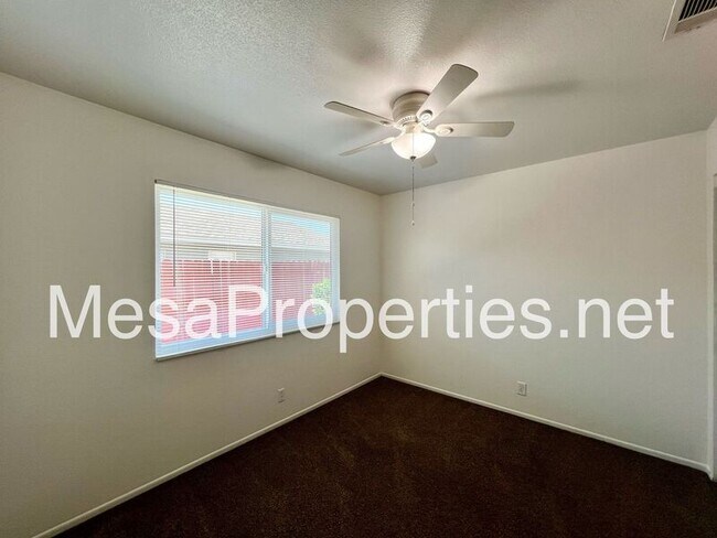Foto del edificio - 21460 Laguna Rd.