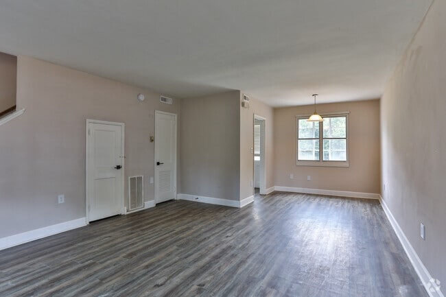 Building Photo - The Oaks at Anderson Apartments