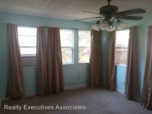 Building Photo - 157 Acorn Dr