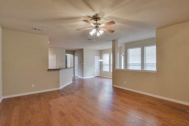 Building Photo - COMING SOON! 3 BEDROOM PATIO HOME LOCATED ...