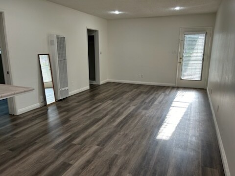 Foto del edificio - 3513 Stancrest Dr