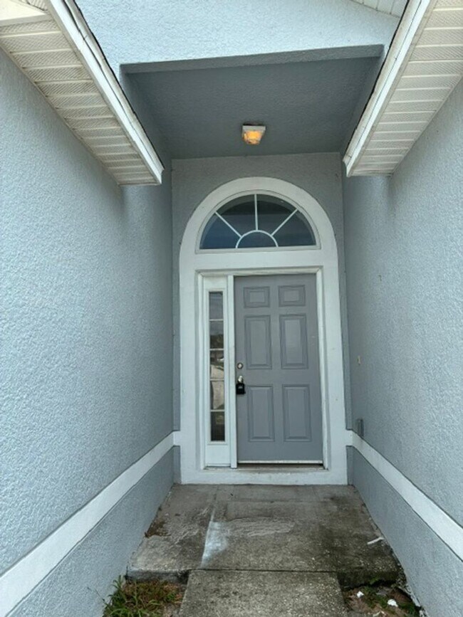 Foto del edificio - 616 Sunway Ln