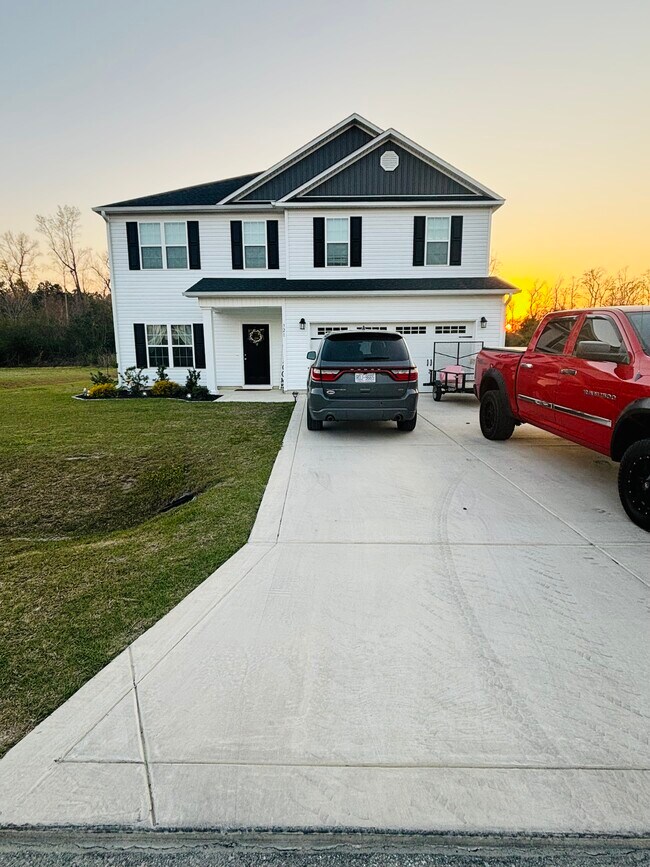 321 Lonesome Dove Ct, Maysville, NC 28555 House Rental in Maysville