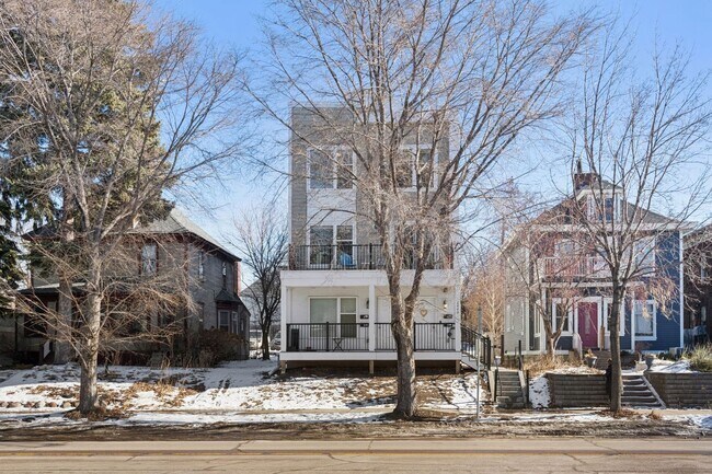 Foto del edificio - 2449 Lyndale Ave S