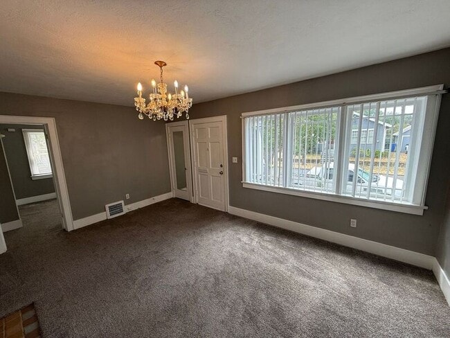Foto del edificio - 745 E St NE