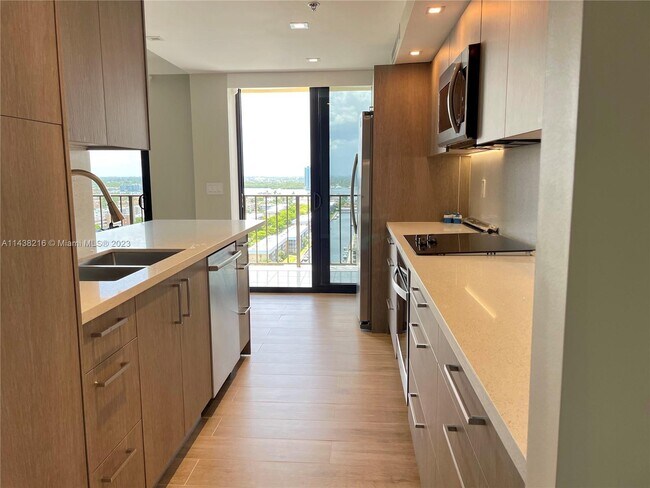 Foto del edificio - 290 174th St St