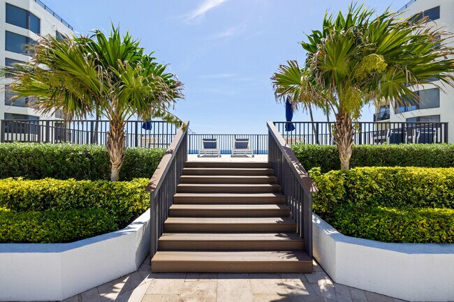 Foto del edificio - 2565 S Ocean Blvd