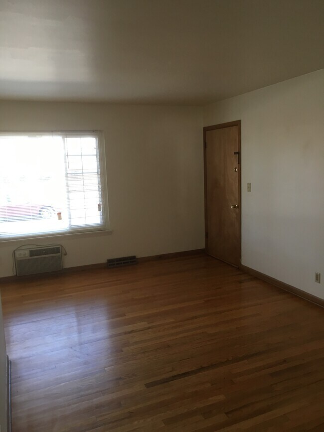 Building Photo - 3127 66th S St