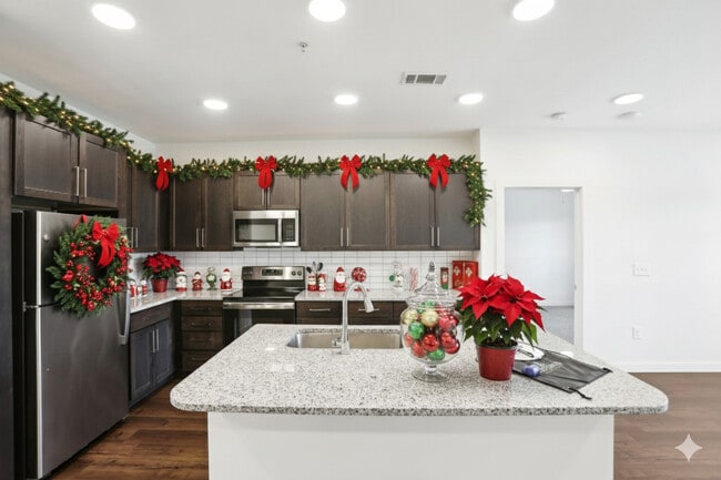 Foto del edificio - Station 75 Apartments at McDonough