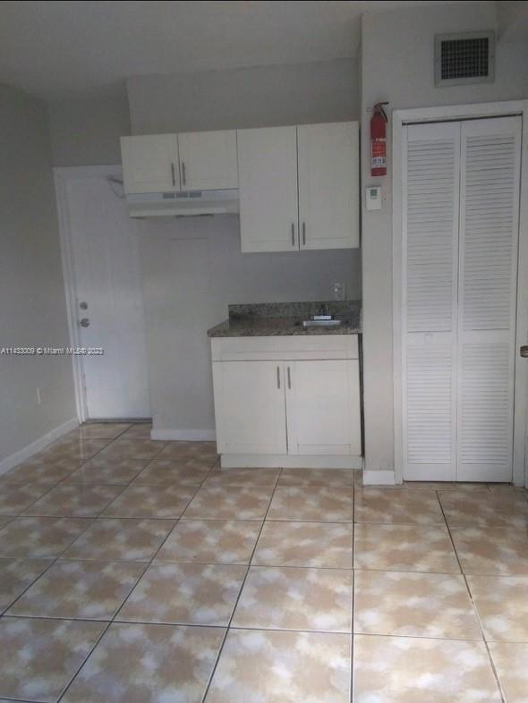 Foto del edificio - 17325 Homestead Ave