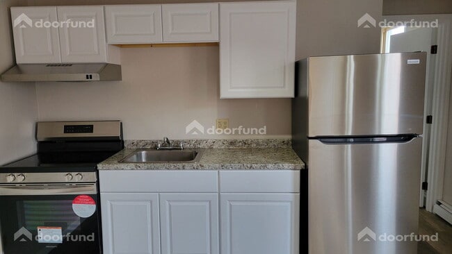 Building Photo - 290 Central St