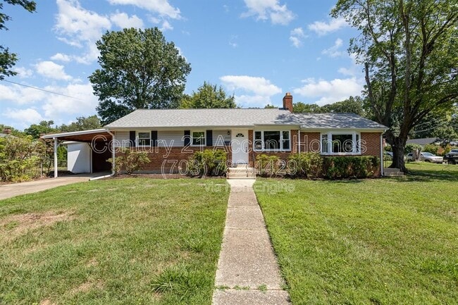 Photo - 3233 Holly Hill Dr House