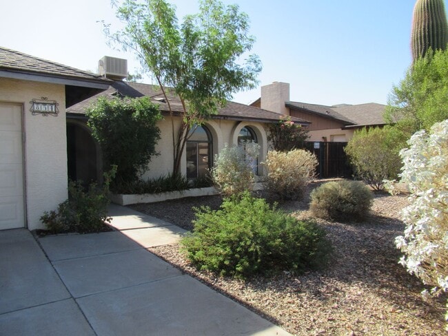Spacious 4 Bedroom Home in Convenient Mesa... - Spacious 4 Bedroom Home in Convenient Mesa...