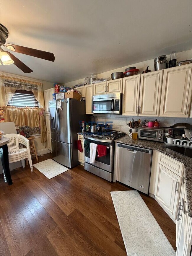 Foto del edificio - 19 Sisson Ct