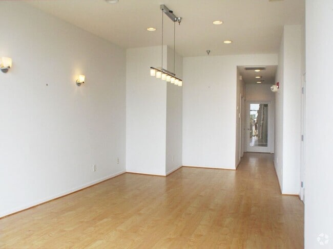 Building Photo - 3574 N Davidson St