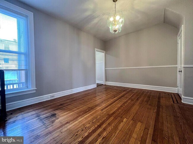 Foto del edificio - 6948 Forrest Ave