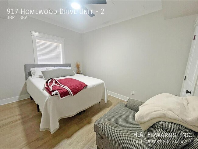 Foto del edificio - 917 Homewood Dr