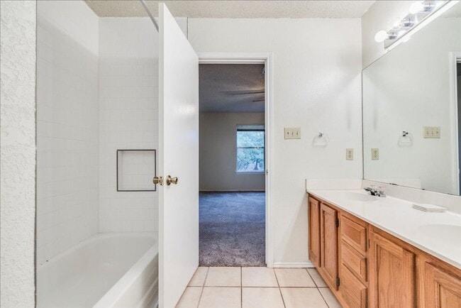 Foto del edificio - 14030 Merseyside Dr