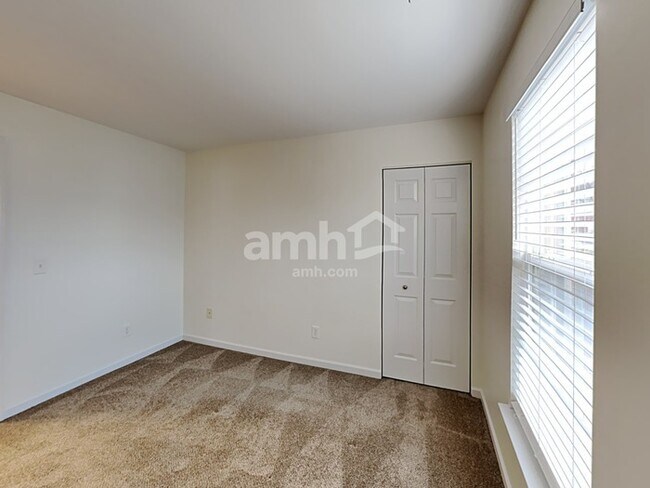 Foto del edificio - 1461 Timber Ridge Cir