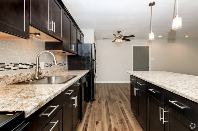 Building Photo - Whispering Hills Apartments
