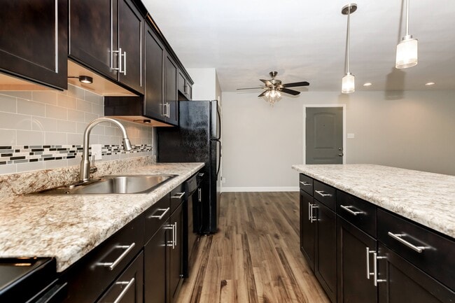 Building Photo - Whispering Hills Apartments