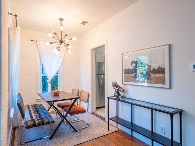 Foto del edificio - 1609 Nickerson St
