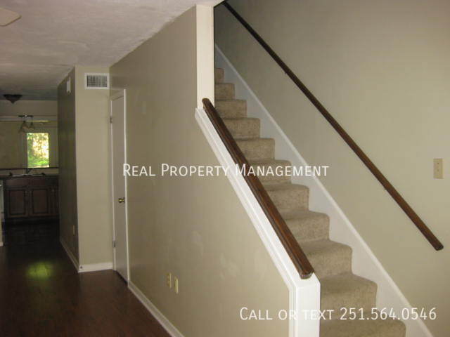 Building Photo - 959 Dickenson Ave