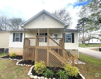 Building Photo - 2747 Carson Ave