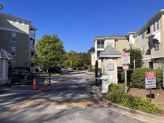 Building Photo - 8290 Gate Pkwy W