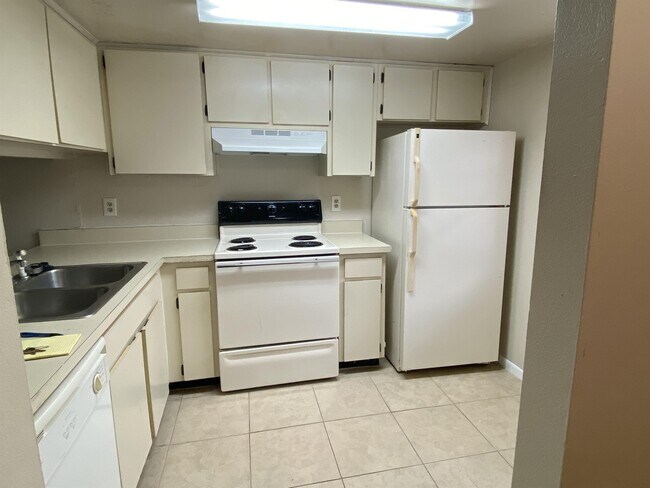 Building Photo - 5039 Bordeaux Village Pl