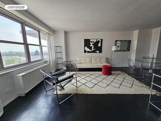 Foto del edificio - 135 Ocean Pkwy