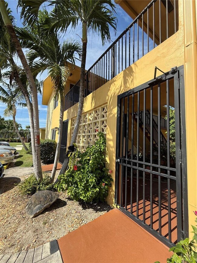 Foto del edificio - 1733 Mayo St