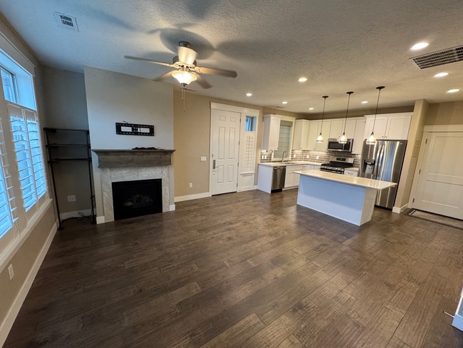 Building Photo - 10555 S Sandy Sage Way