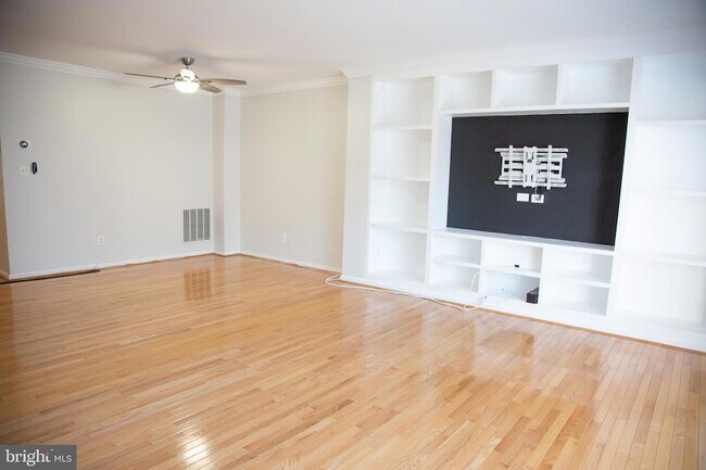 Foto del edificio - 3347 Wilton Crest Ct