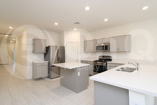 Building Photo - 35236 W Santa Monica Ave