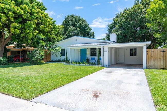 Building Photo - 822 NE 16th Ct