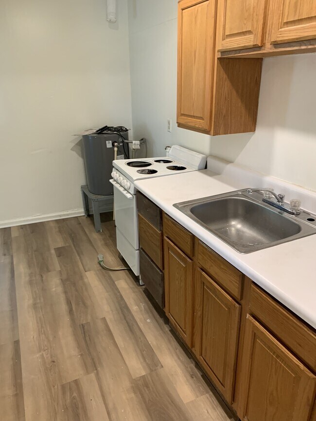 Foto del edificio - 625 W 8th Ave