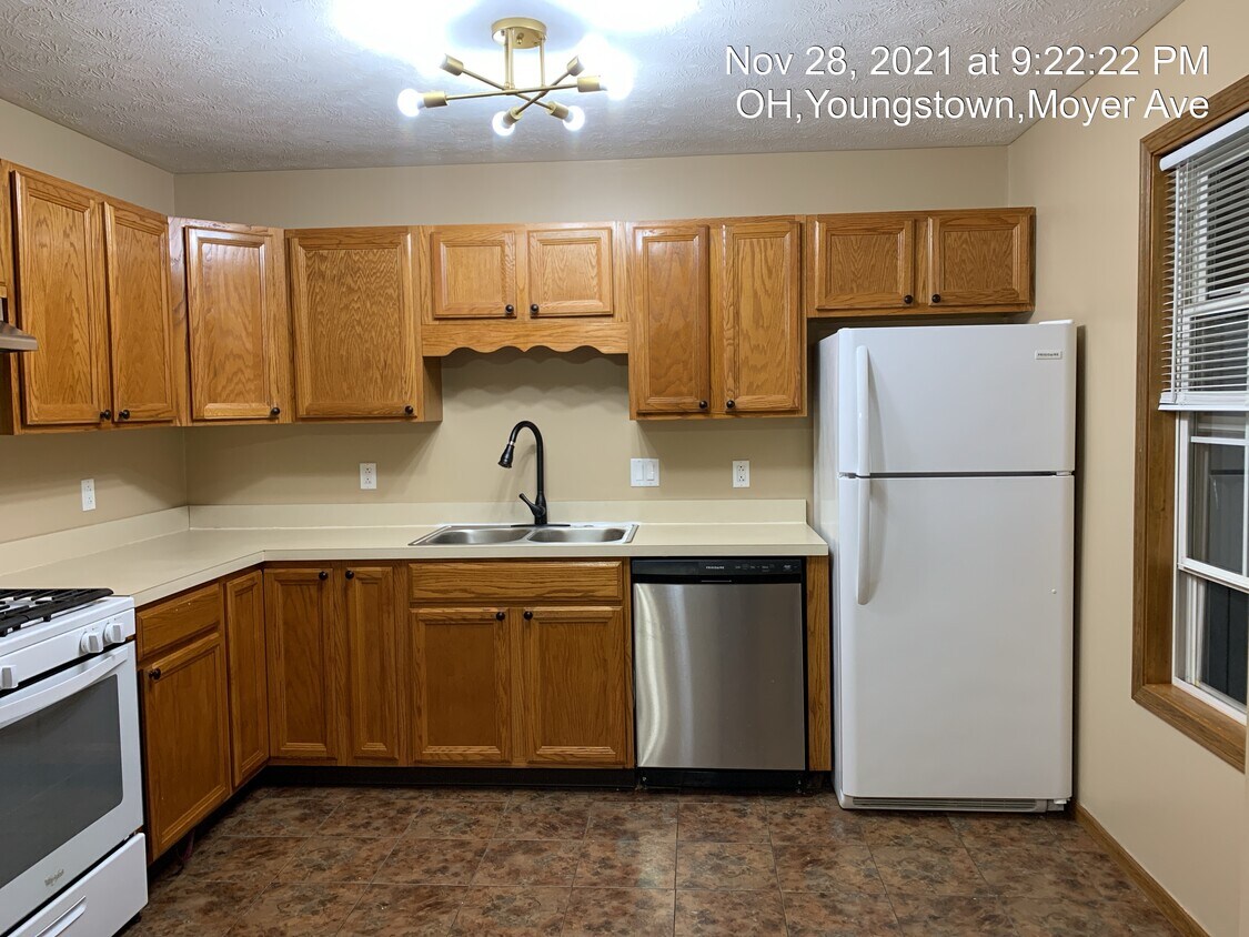 Primary Photo - 673 Moyer Ave