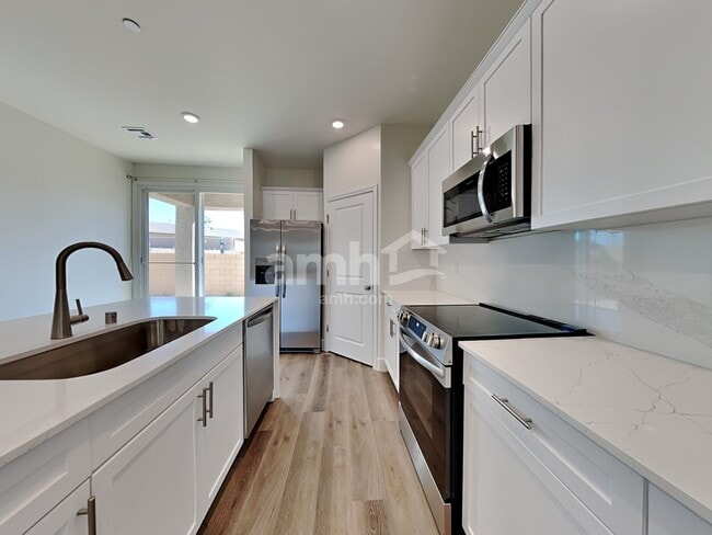 Foto del edificio - 858 English Primrose St