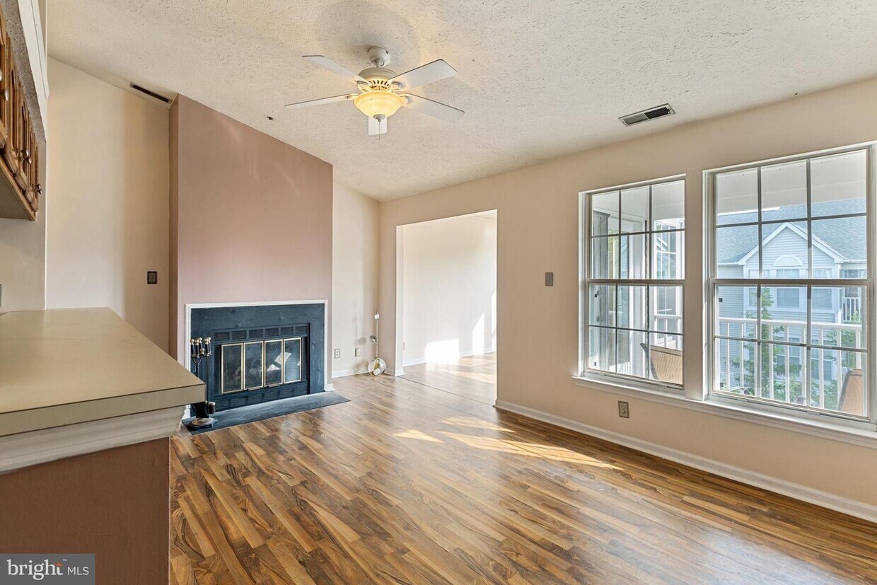 21 Inverness Cir, Evesham, NJ 08053 Room for Rent in Evesham, NJ