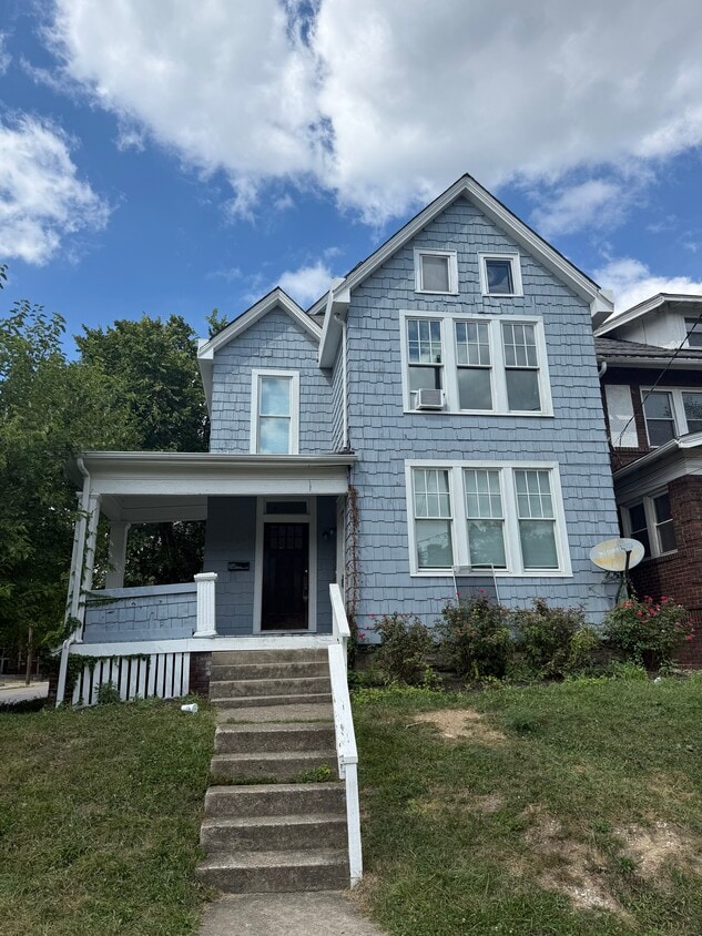 Building Photo - 236 E Lane Ave