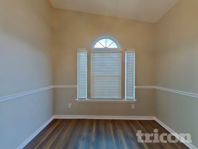 Building Photo - 7580 Falcon Trace Dr W