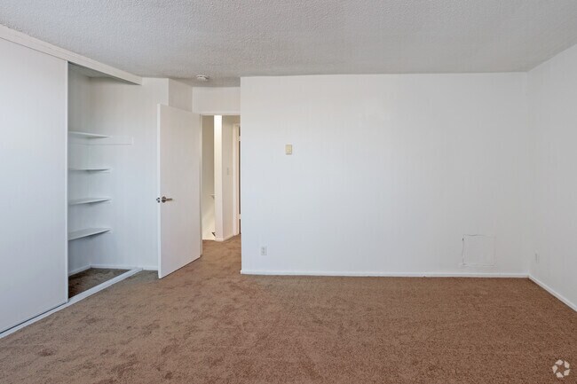 1HAB, 1,5BA - 110 ft² - Cornuta Pines Apartments